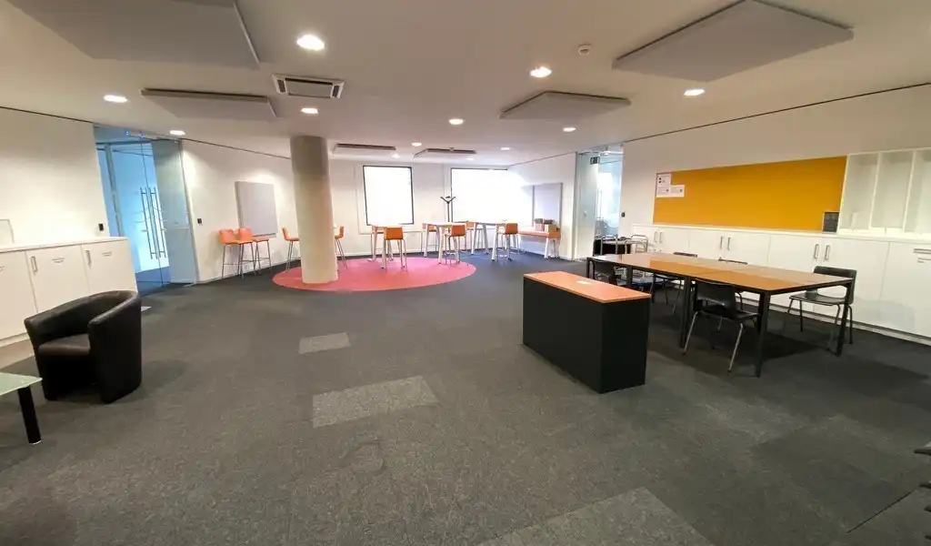 Volledig ingerichte kantoorruimte te huur langs E313 in Herentals foto 5