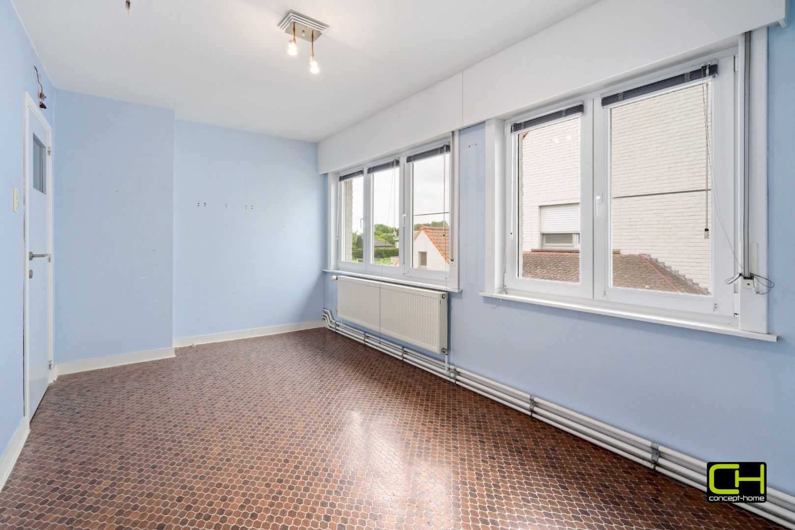 Lichtrijke woning met veel potentieel te koop in Sleidinge foto 12