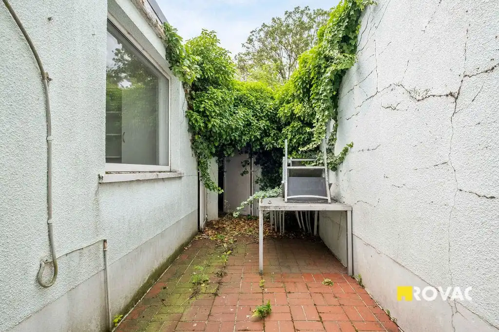 Te renoveren handelspand met woonst in hartje Izegem foto 16