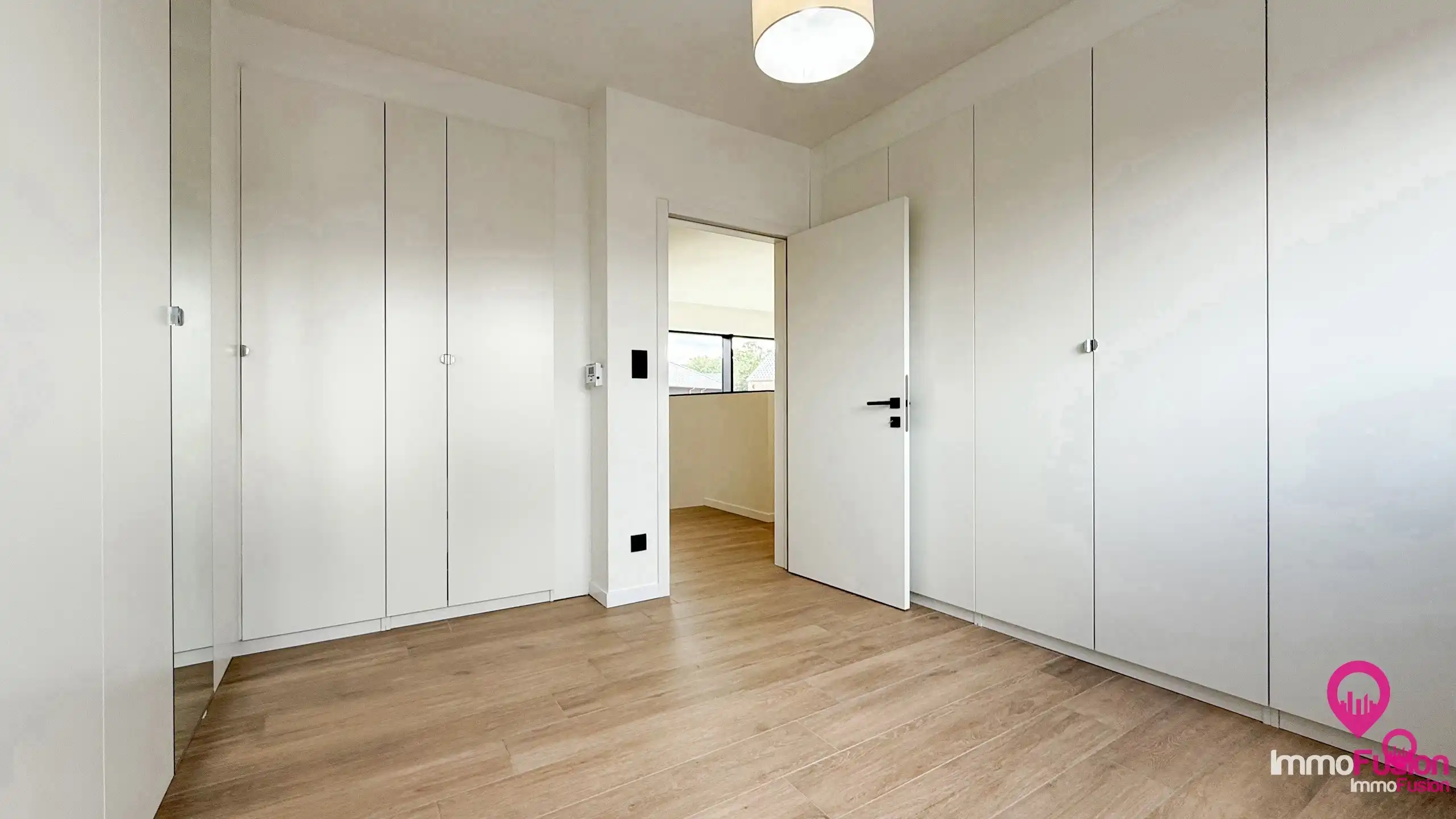 Instapklare villa met 4 slpk., laadpaal en zonnepanelen! foto 38
