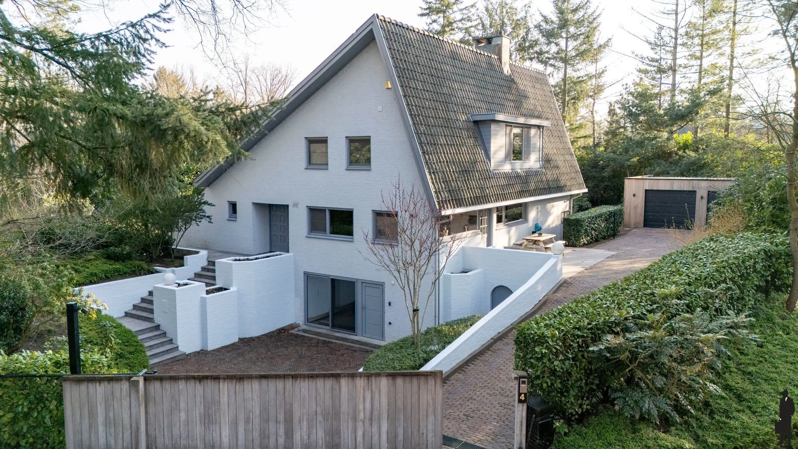 In de Meerse bergen treffen we op een ruim perceel van ca. 2.735m² deze knappe, lichtrijke villa foto 51