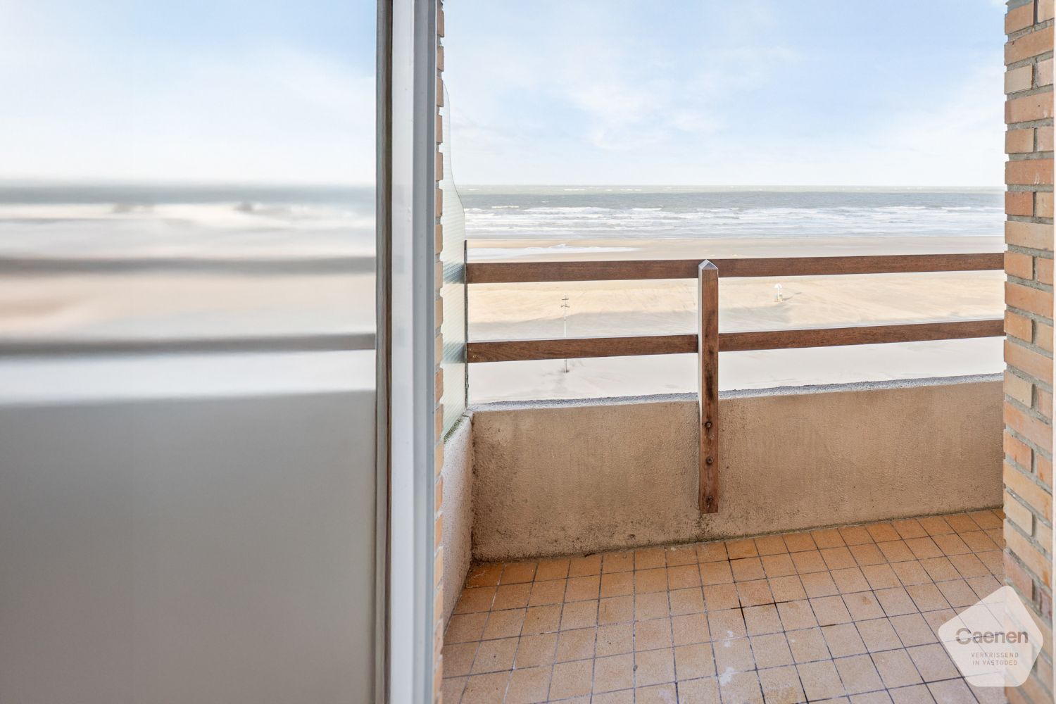 Prachtig totaal gerenoveerd appartement met frontaal zeezicht in De Panne foto 5