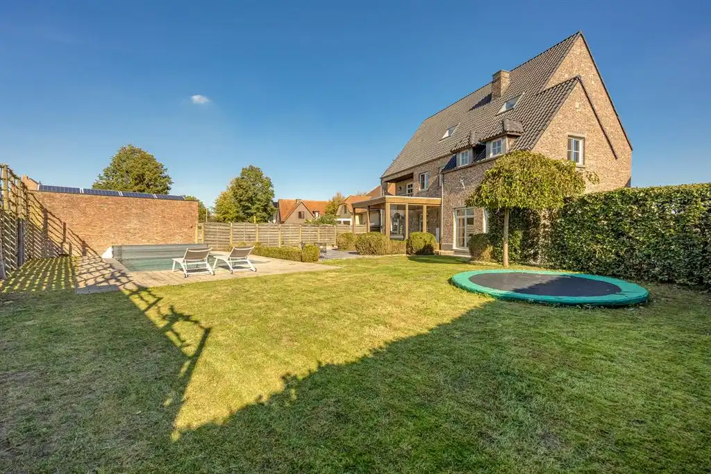 karaktervolle villa met zonnige tuin en zwembad foto 26