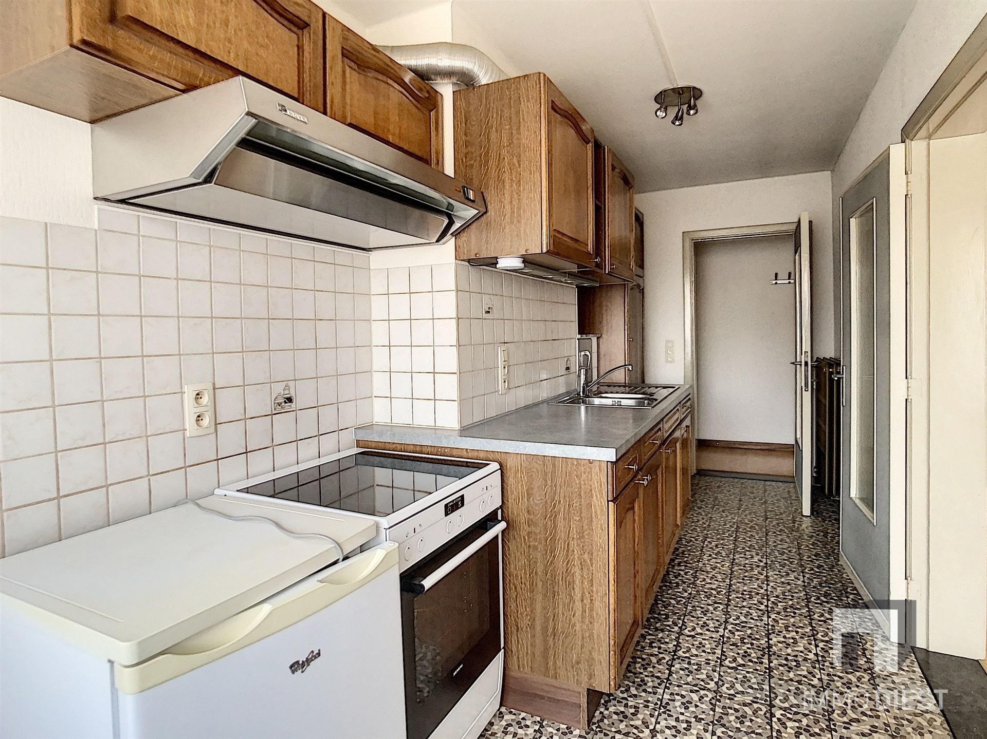 Zeer goed gelegen appartement op de 2de verdieping vlakbij winkels, scholen en station!   foto 5
