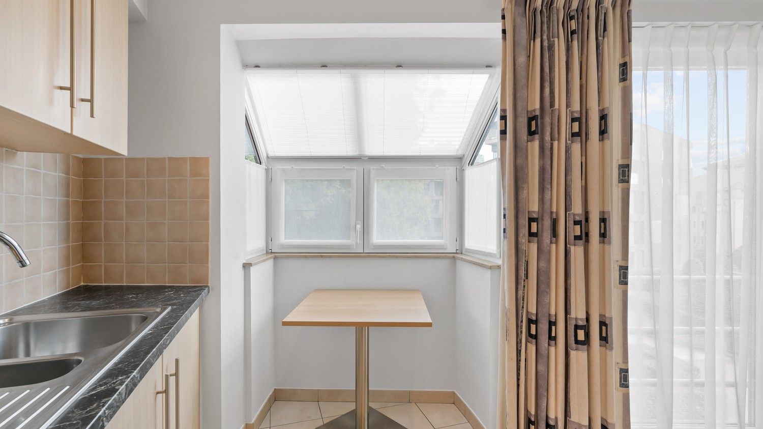 Instapklaar appartement met 1 ruime slaapkamer en kinderkamer in hartje Sint-Truiden foto 7