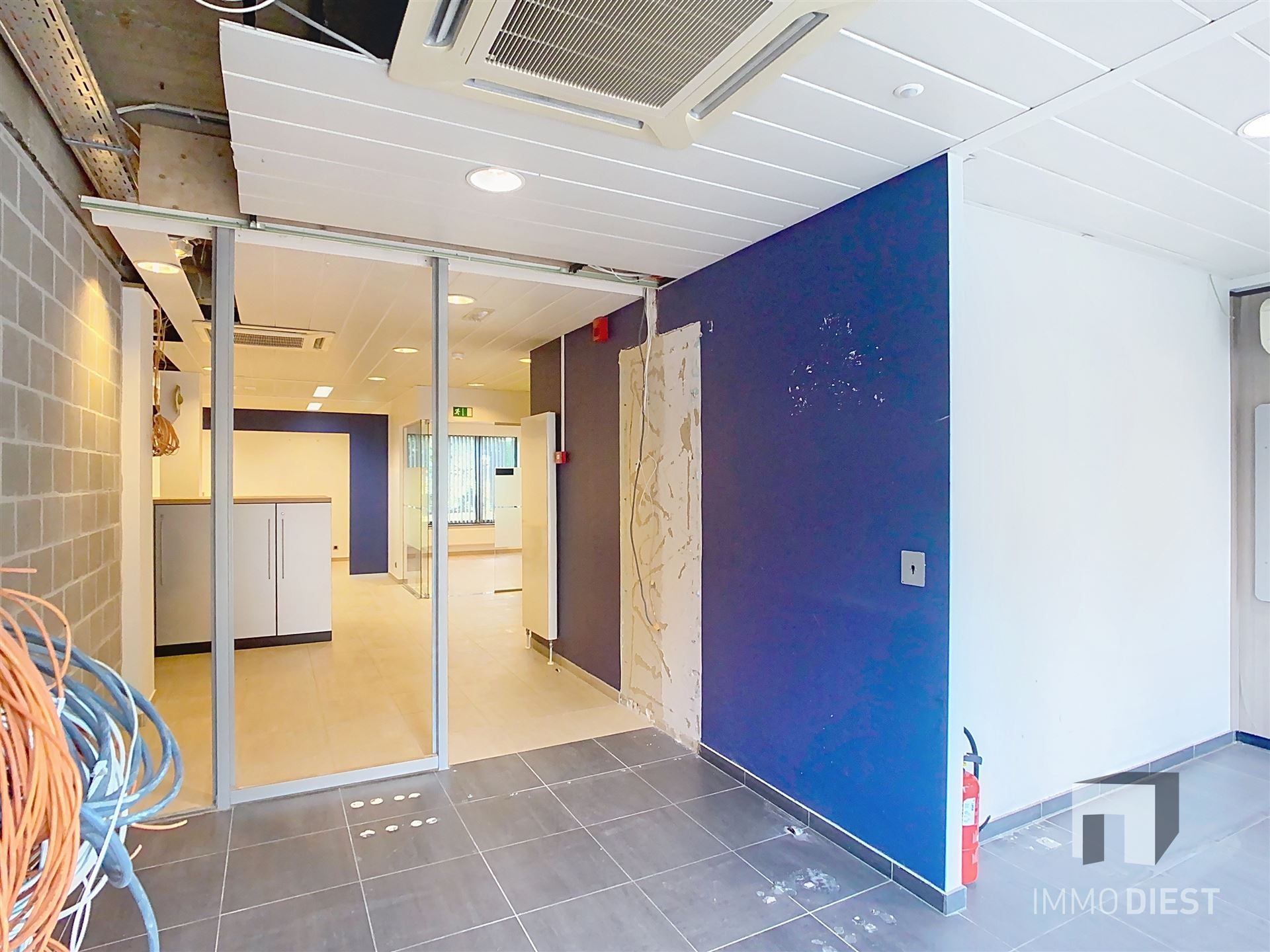 Kantoorgebouw met mogelijkheden foto 6