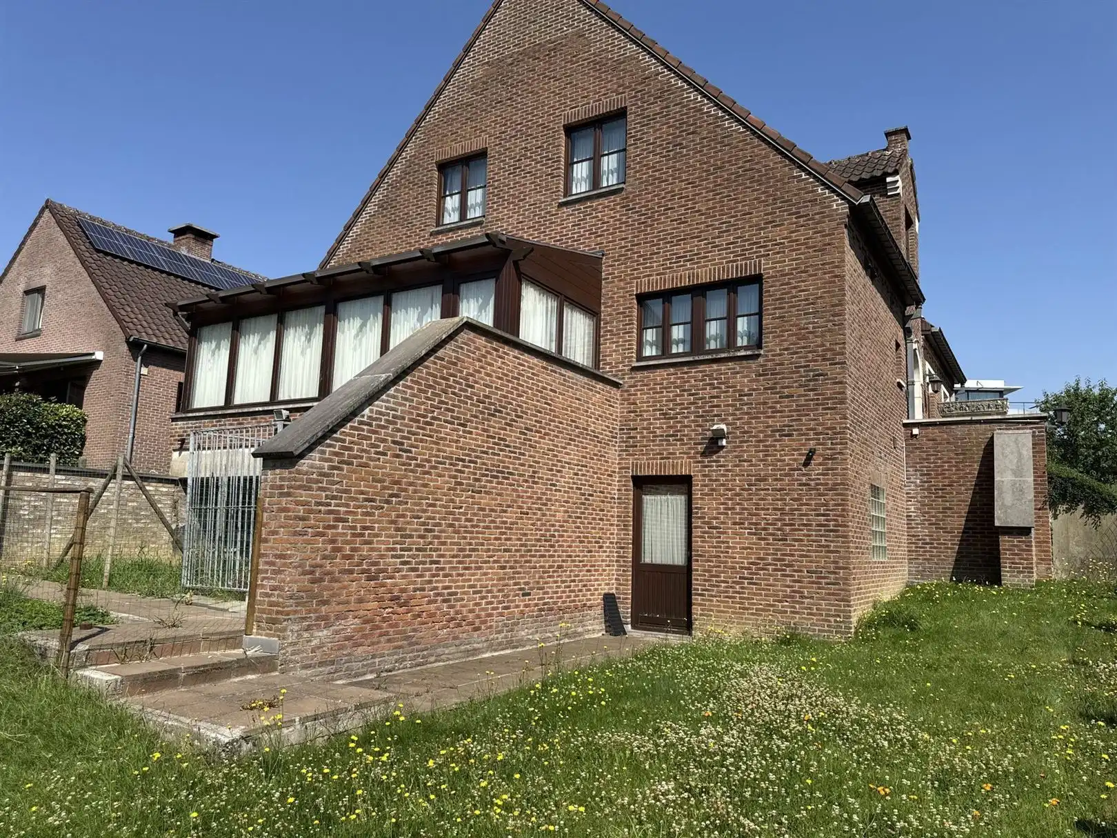 Ruime villa met 4 slpk's, 2 badkamers en garage foto 29
