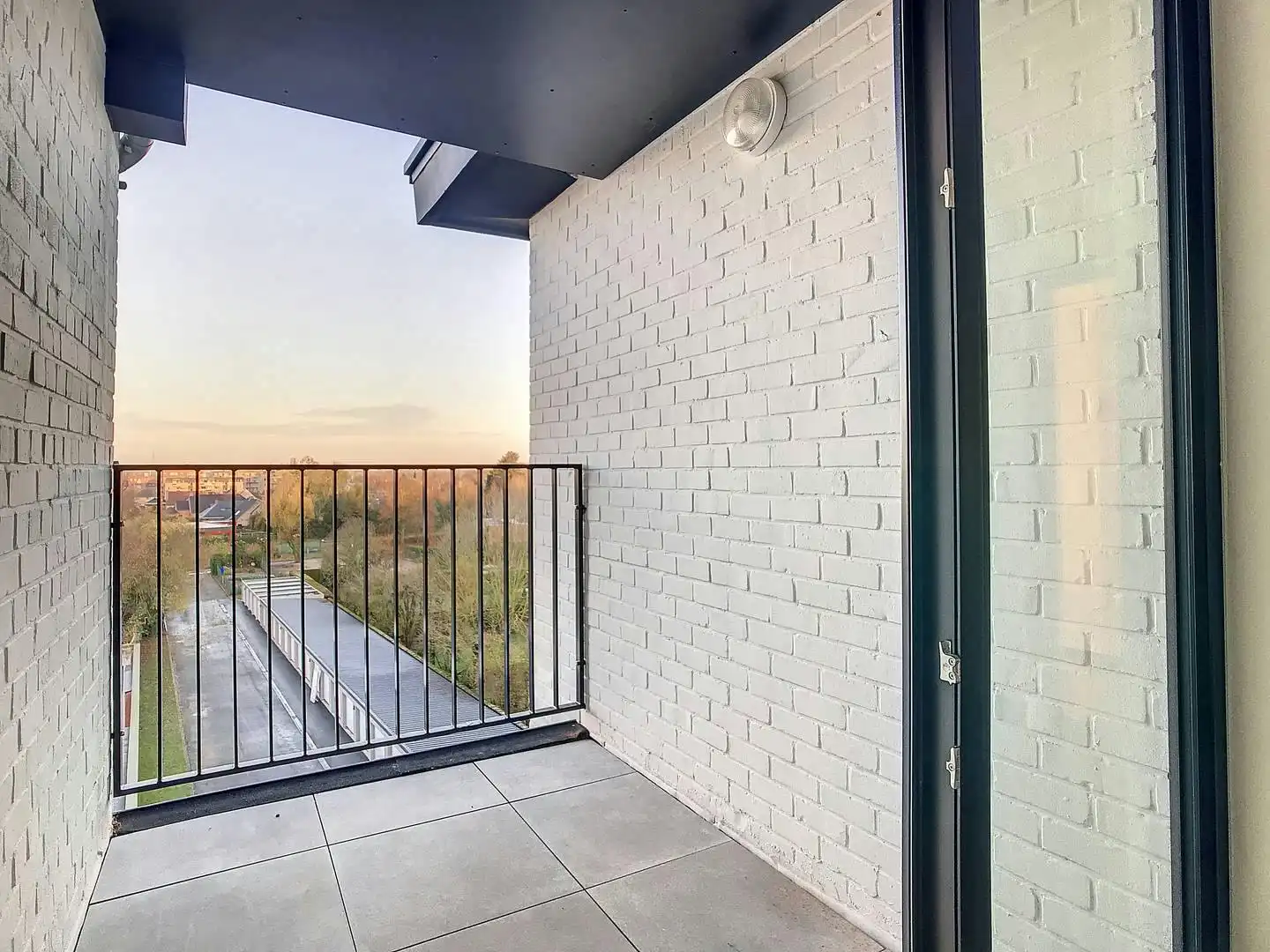 Gerenoveerd, energiezuinig appartement met 3 slaapkamers in Ieper  foto 8