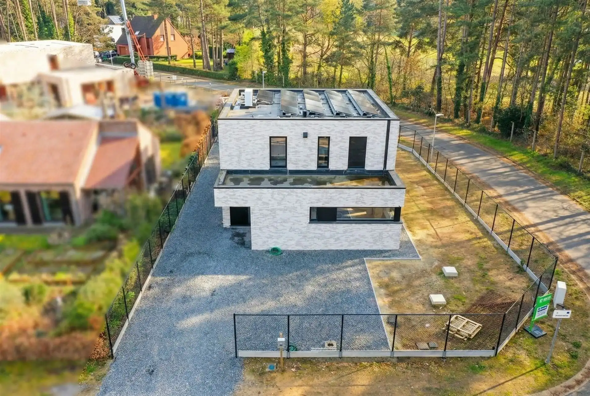 Stijlvolle en instapklare vrijstaande woning op een doodlopende straat  foto 35