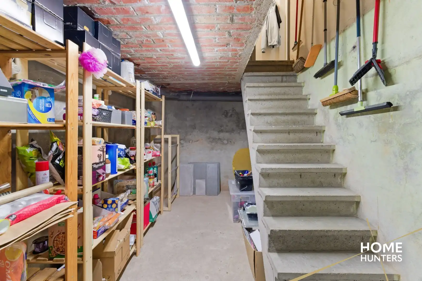 Instapklare woning met 3 slaapkamers op gunstige ligging te Ieper! foto 9