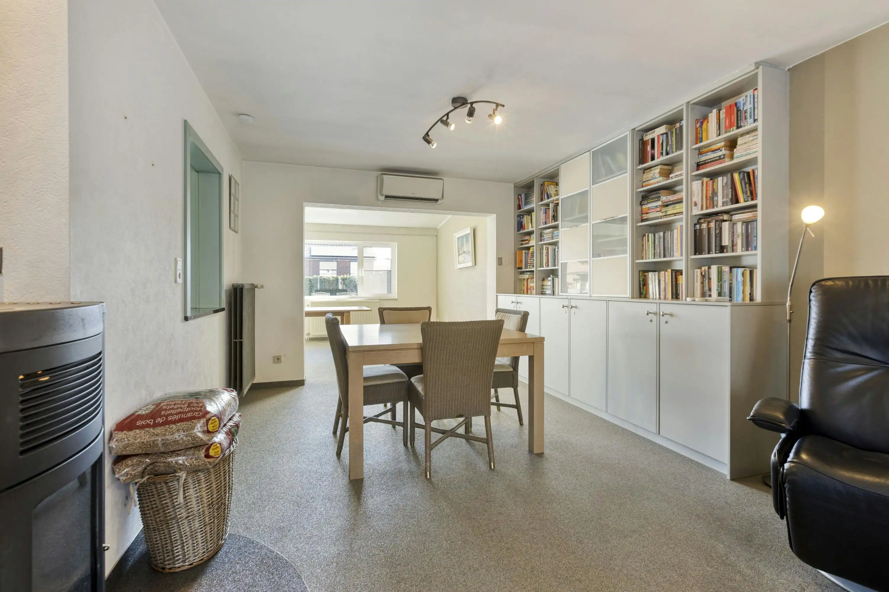 Instapklare gezinswoning met 5 slaapkamers en tuin te Diepenbeek foto 6