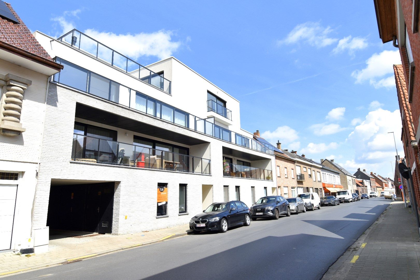 Prachtige penthouse met 2 slaapkamers en groot terras te koop centrum Ledegem foto 1