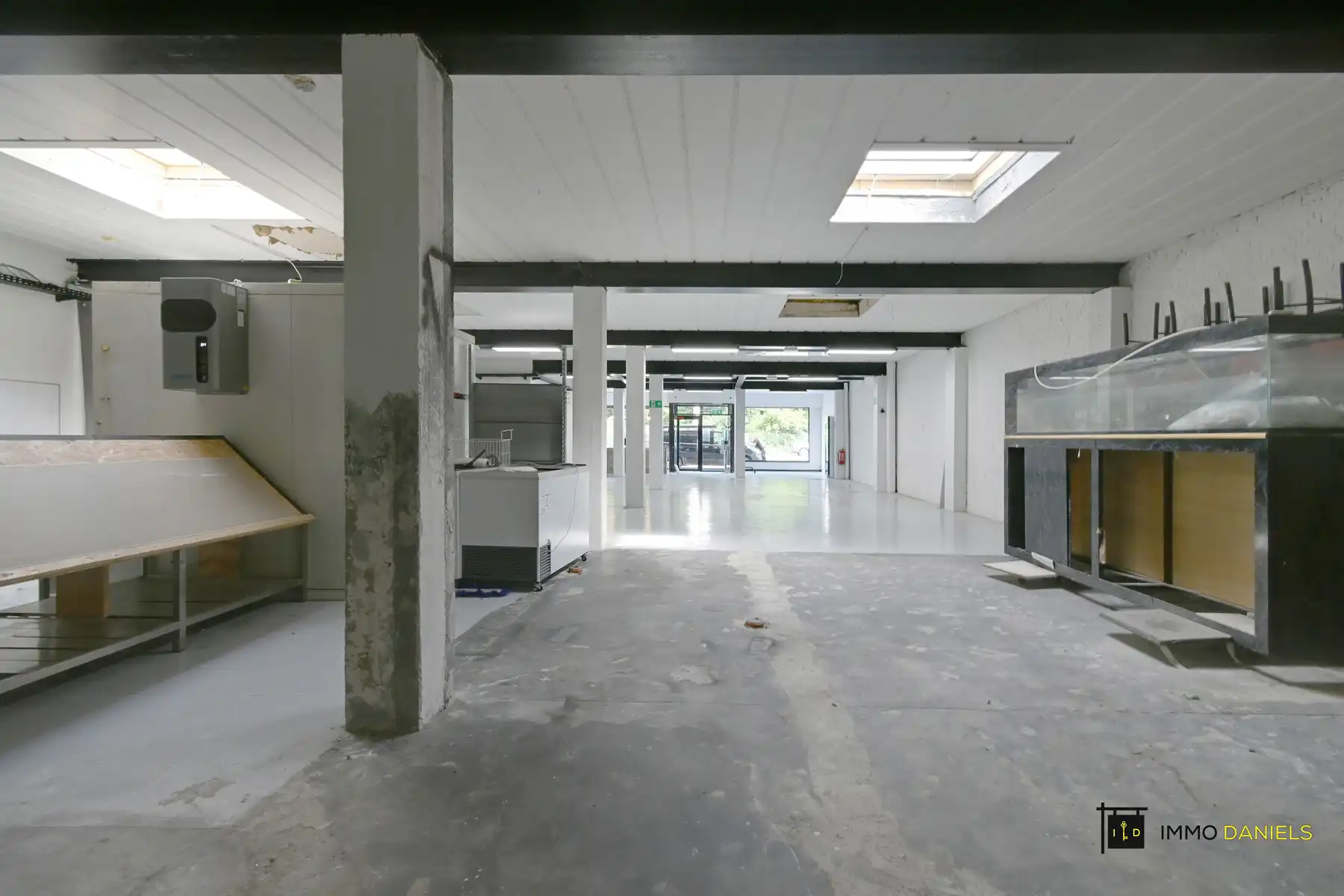 Gunstig gelegen handelspand met instapklare woonst (3slks.) foto 10