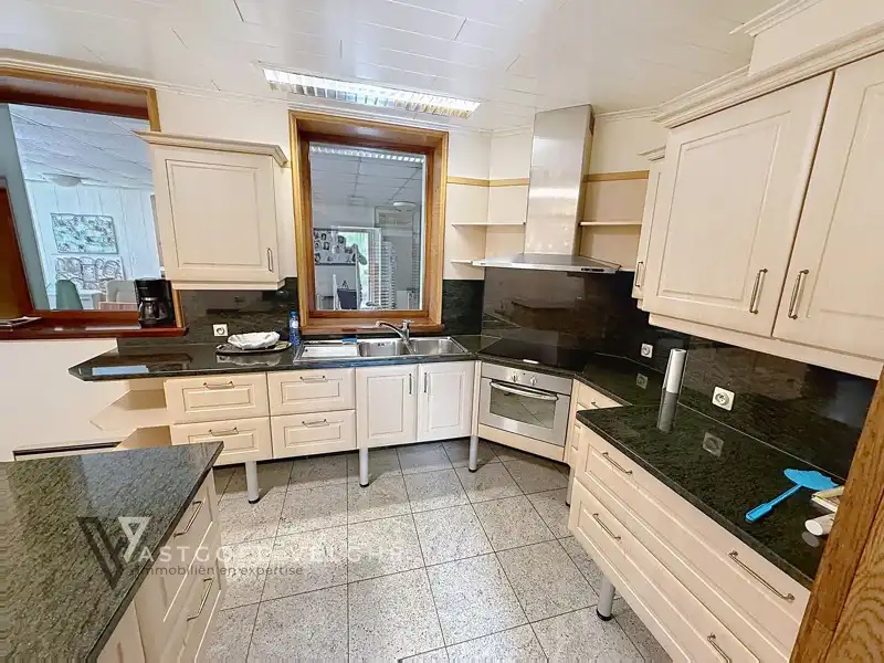 Ruime gezinswoning met zorgwoning in Genk-Centrum foto 4