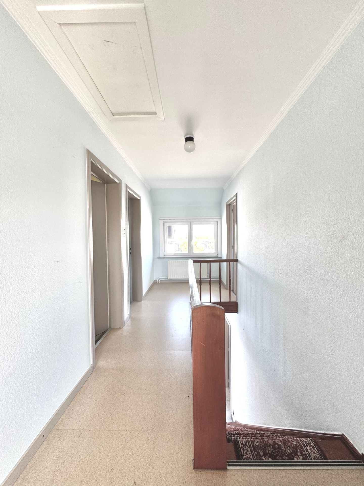 RUIME VRIJSTAANDE  WONING MET GROTE TUIN foto 23