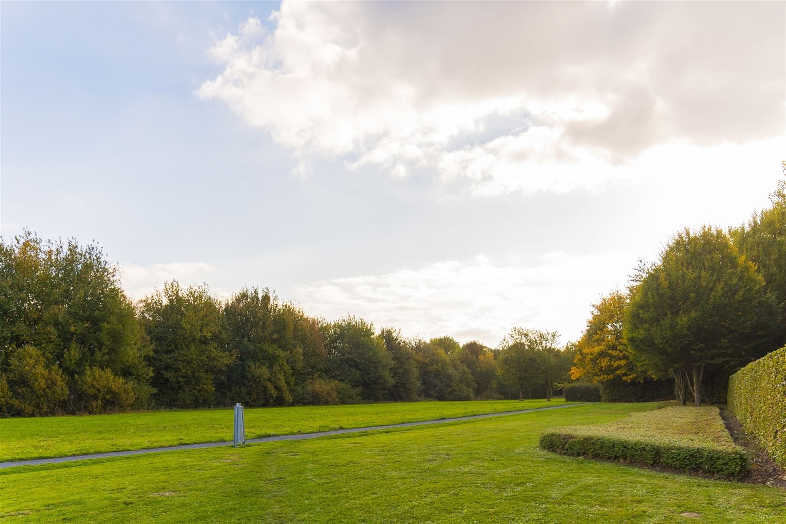Instapklaar en ruim appartement met groene uitzichten nabij het centrum van Mortsel foto 3