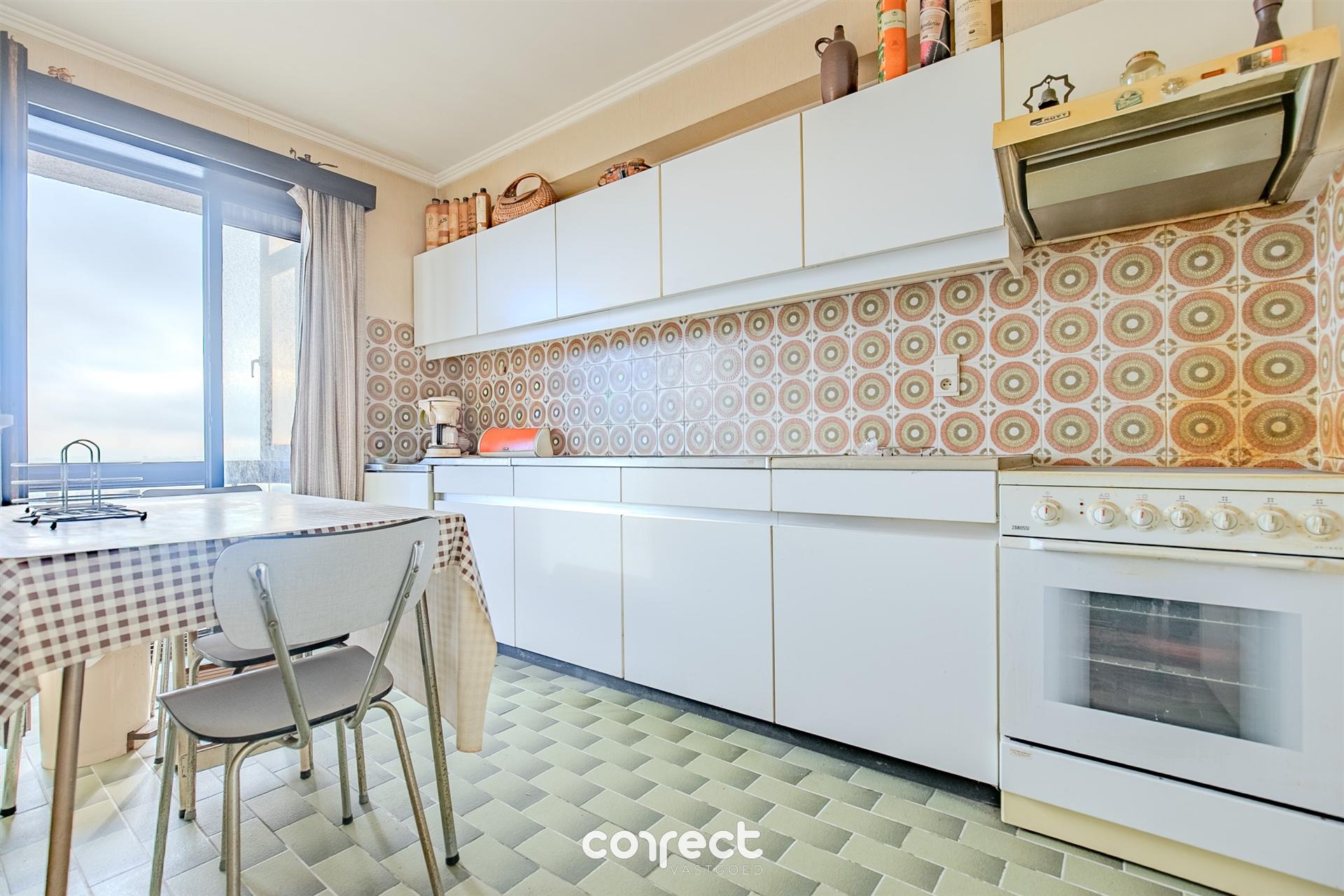 Appartement gelegen op de 7de verd. van een verzorgde residentie.  foto 4