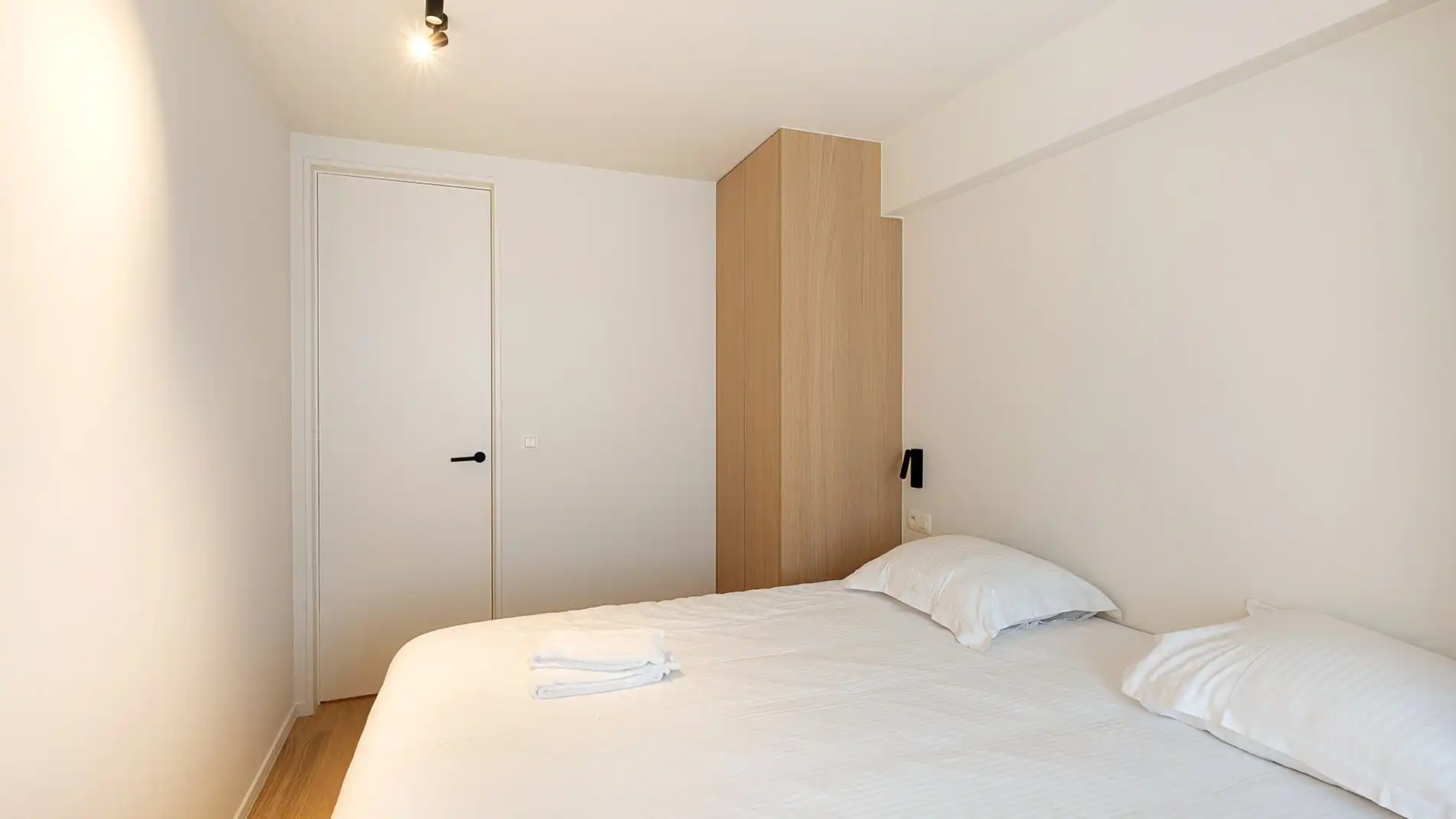 Gerenoveerd hoekappartement met 3 ruime slpks.  foto 15