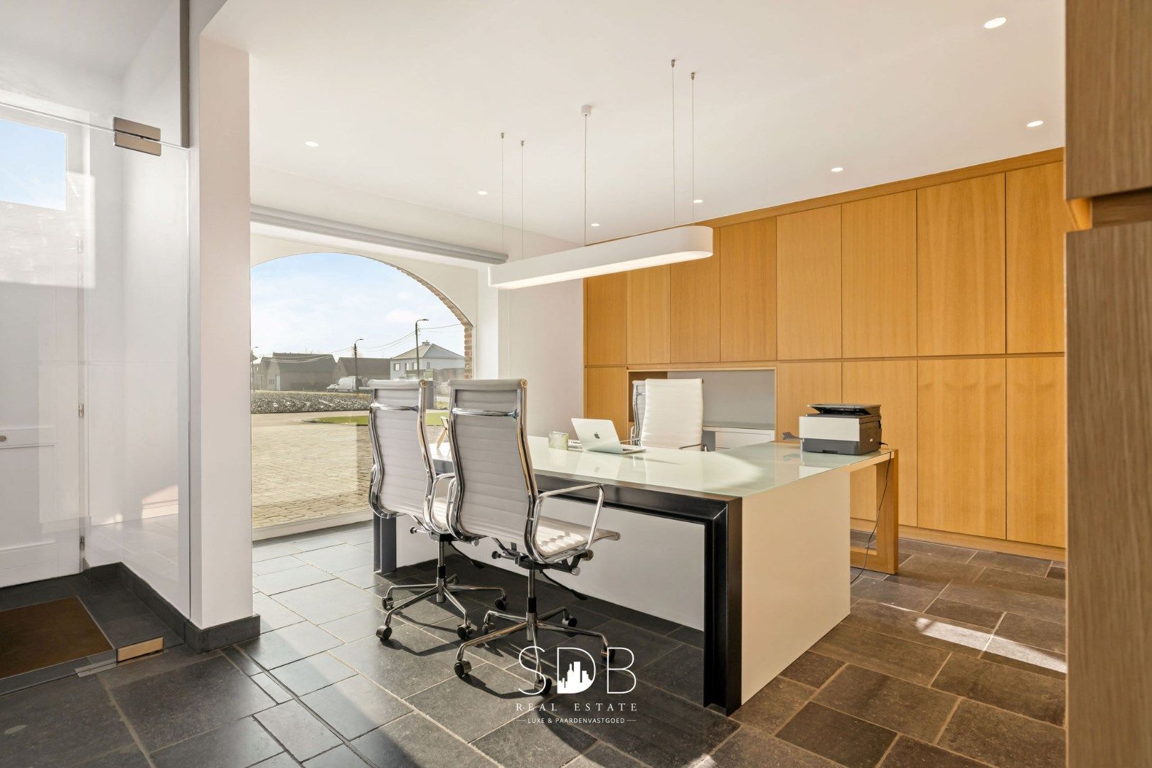 Prachtige villa in hoevestijl met bijgebouwen en graslanden op 89.070m² foto 18