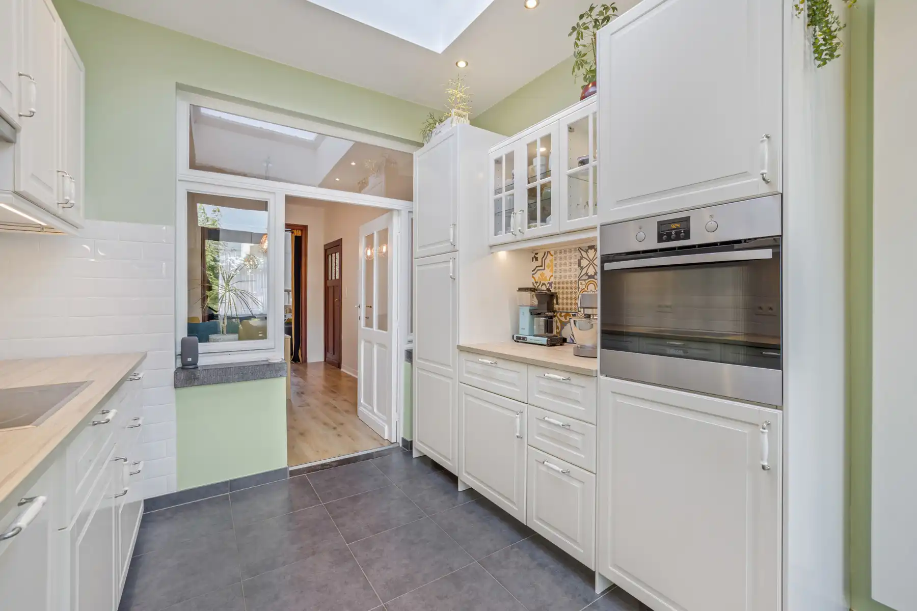 Instapklare woning met drie slaapkamers en tuin foto 7