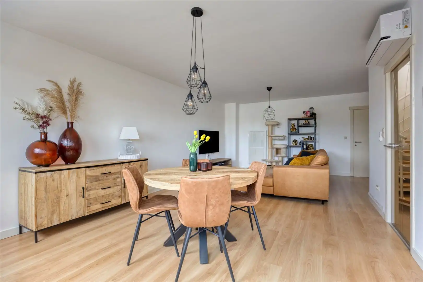 TE KOOP: Instapklaar duplexappartement met 3 slaapkamers en prachtig terras in hartje Zolder! foto 8