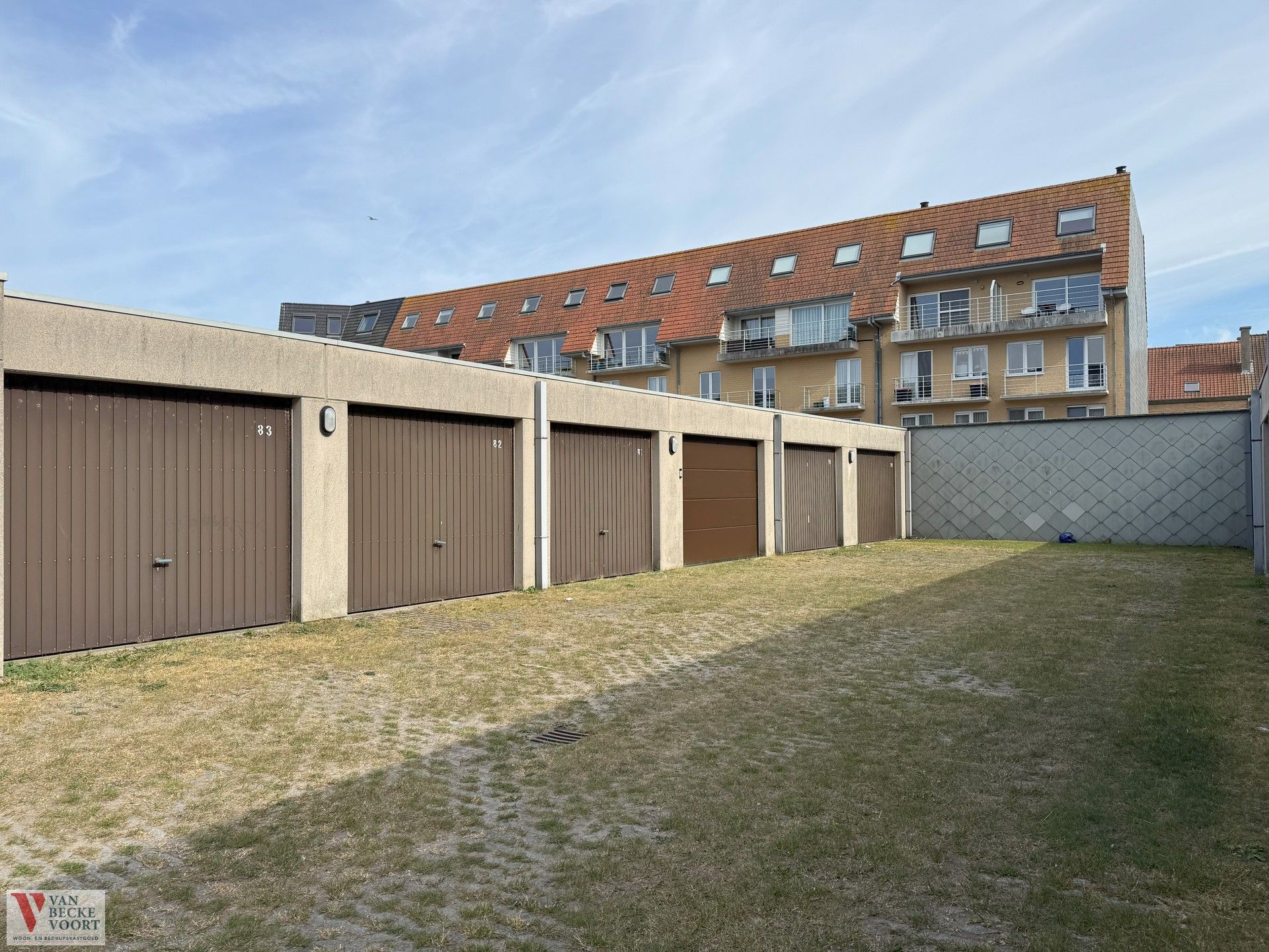 Garagebox 17m² in centrum Bredene foto 7