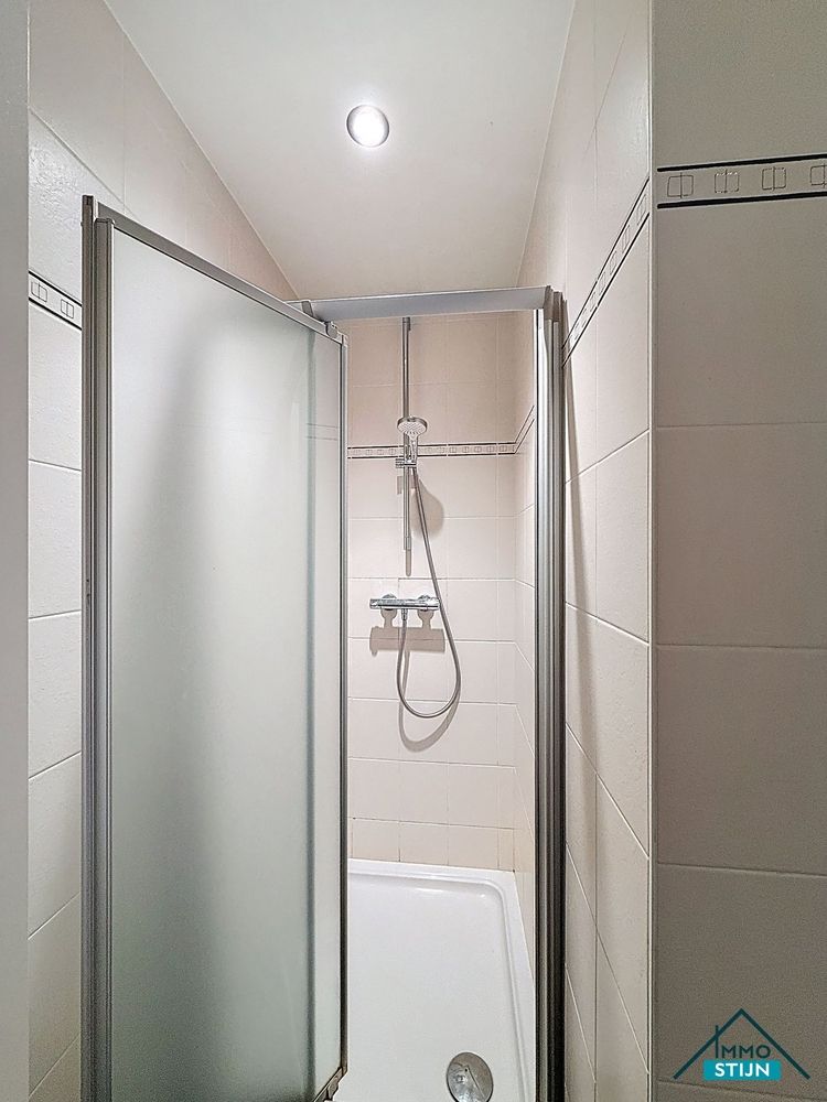 Gezinswoning met 4 slaapkamers in rustige doodlopende straat foto 15