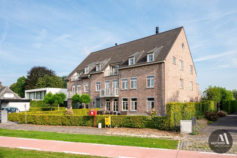 Gelijkvloers villa - appartement met privatieve tuin foto 20