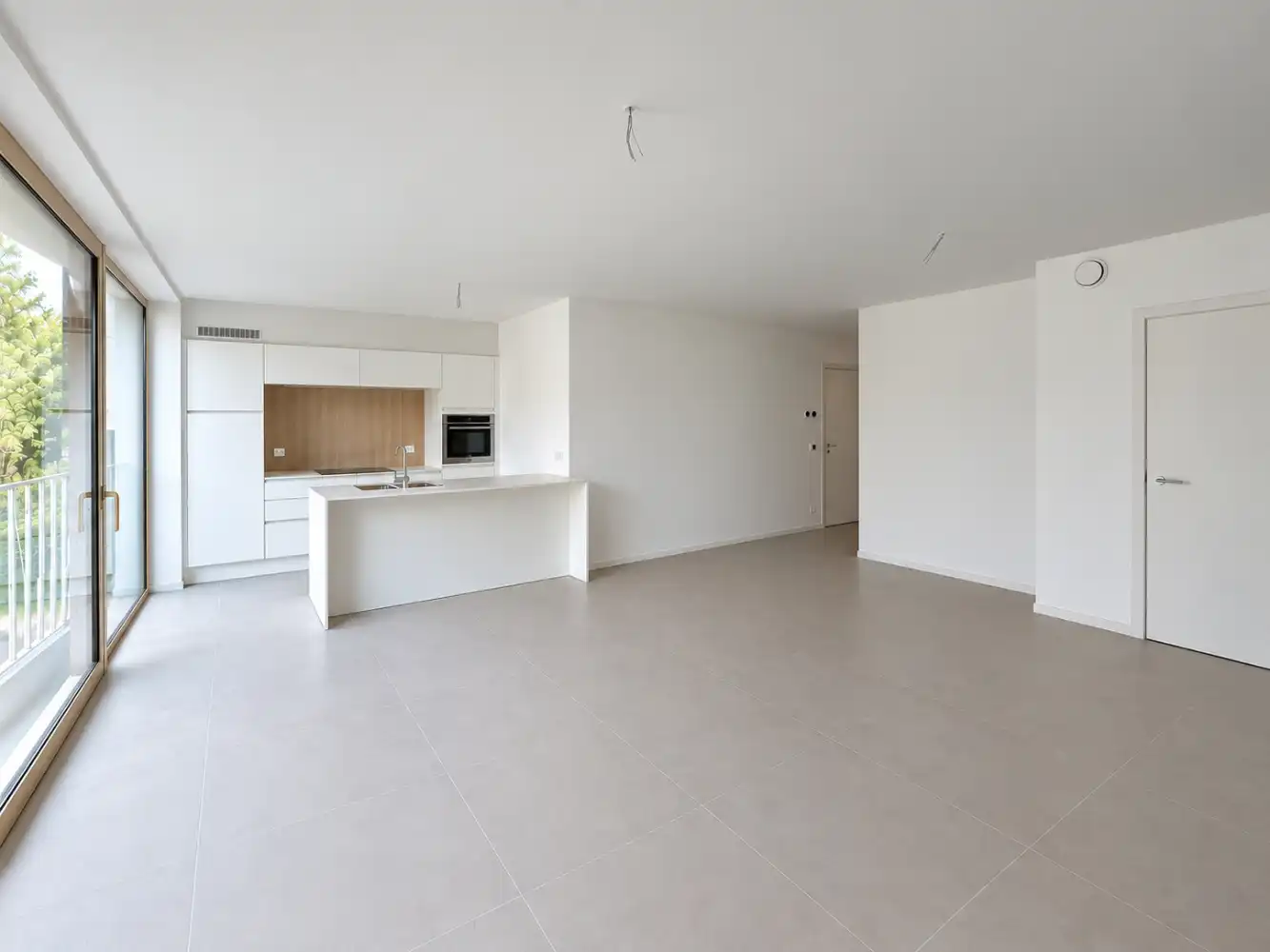Ruim nieuwbouwappartement met 2 slaapkamers vlakbij het centrum foto {{pictureIndex}}