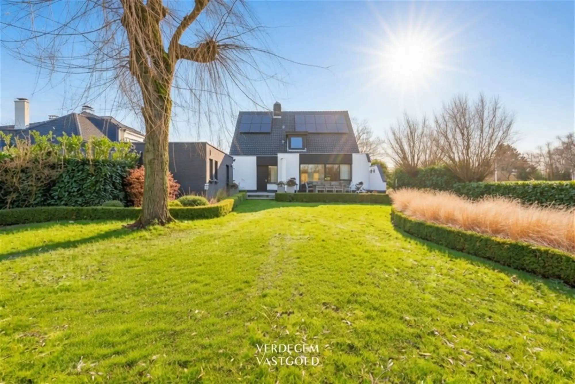 Architectenvilla met aparte studio / atelier en mooie zichten foto 12