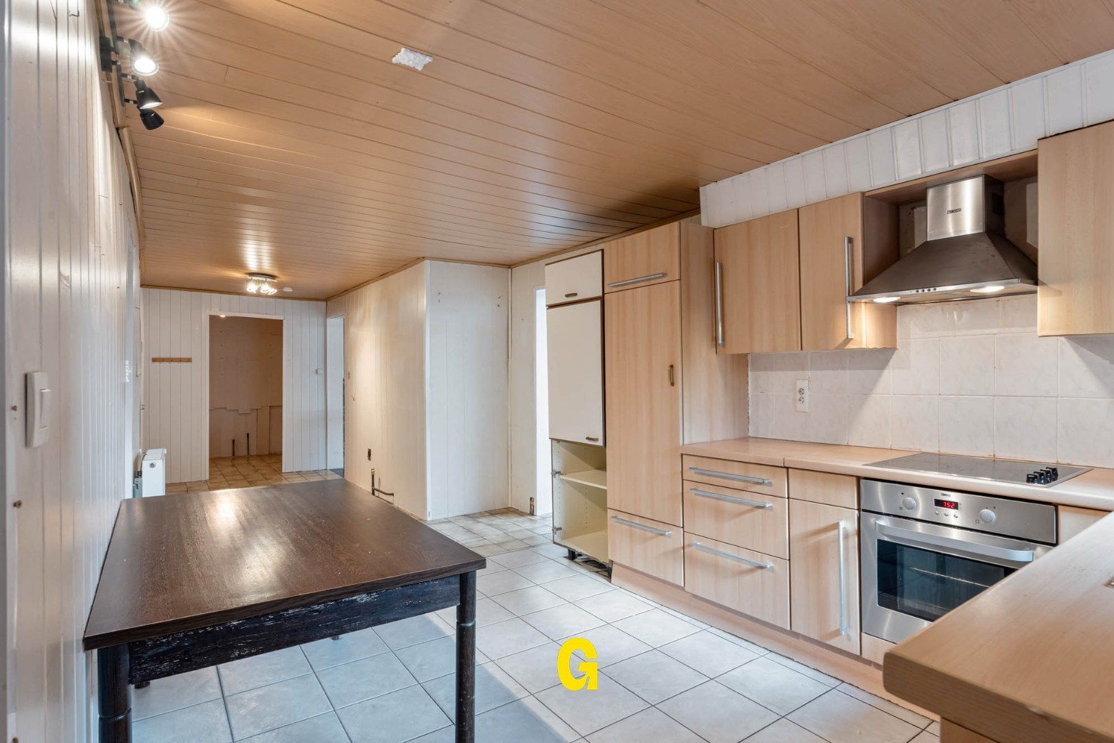 VERKOCHT - Te renoveren bungalow woning op 2a 89ca  foto 3