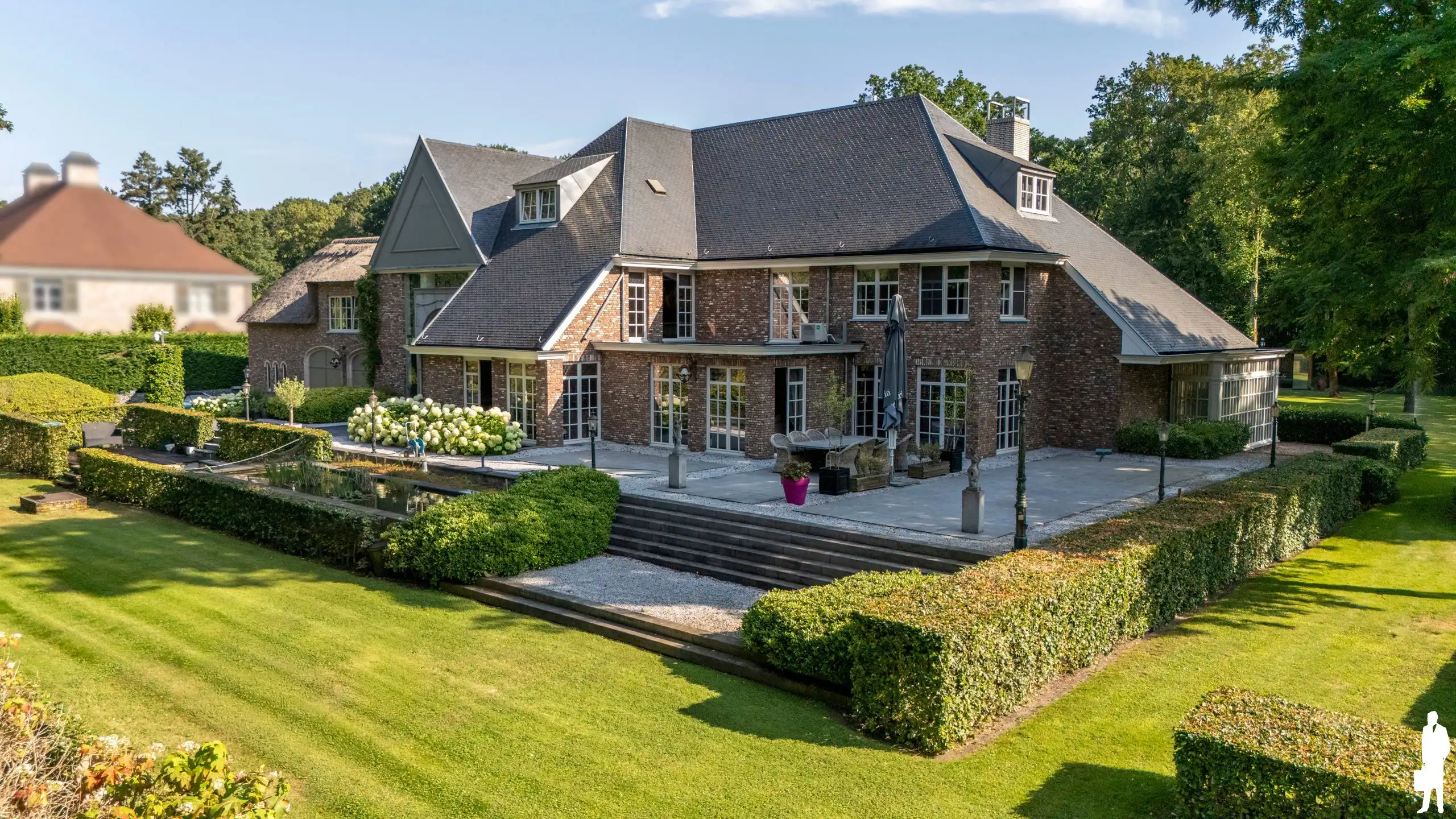 Exclusieve villa met zwembad op een perceel van 6.420 m² foto 40