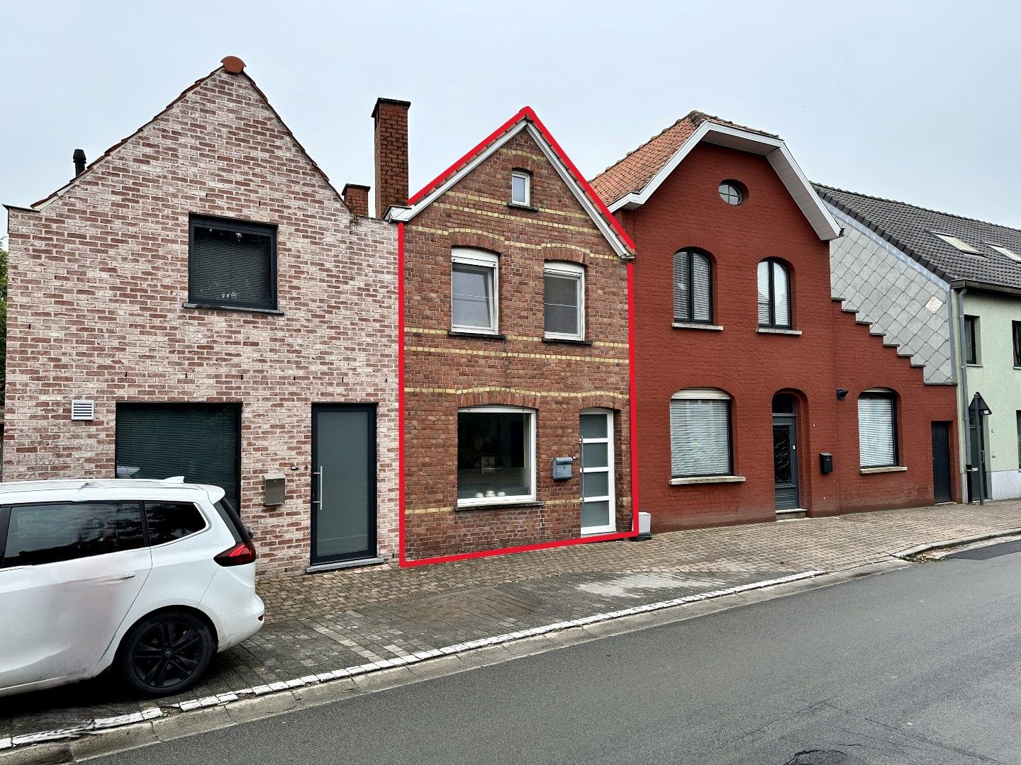 Instapklare rijwoning met tuin, Torhout foto 1