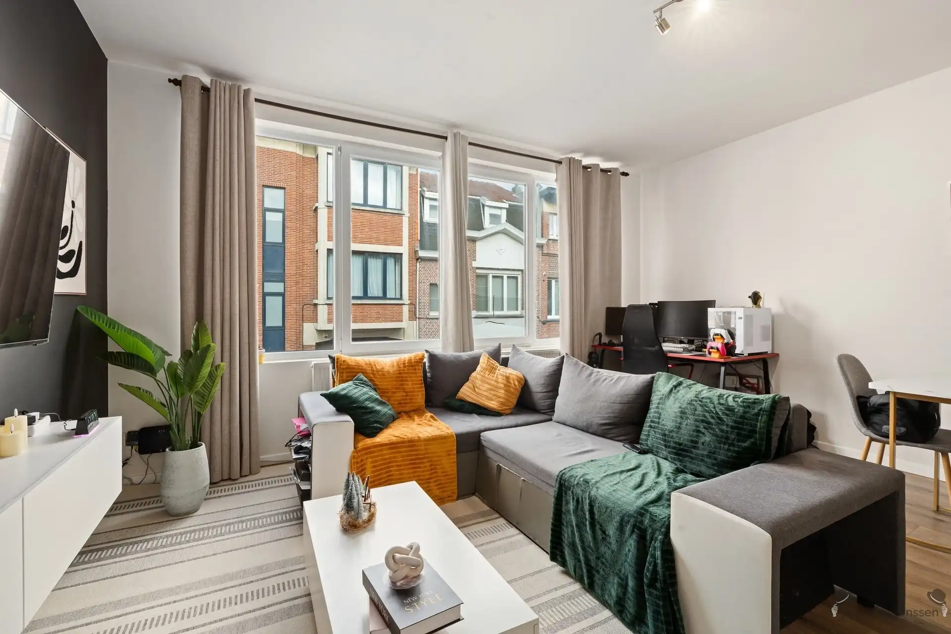 Gerenoveerd en energiezuinig appartement met 1 slpk op de grens van Schoten/Merksem foto {{pictureIndex}}