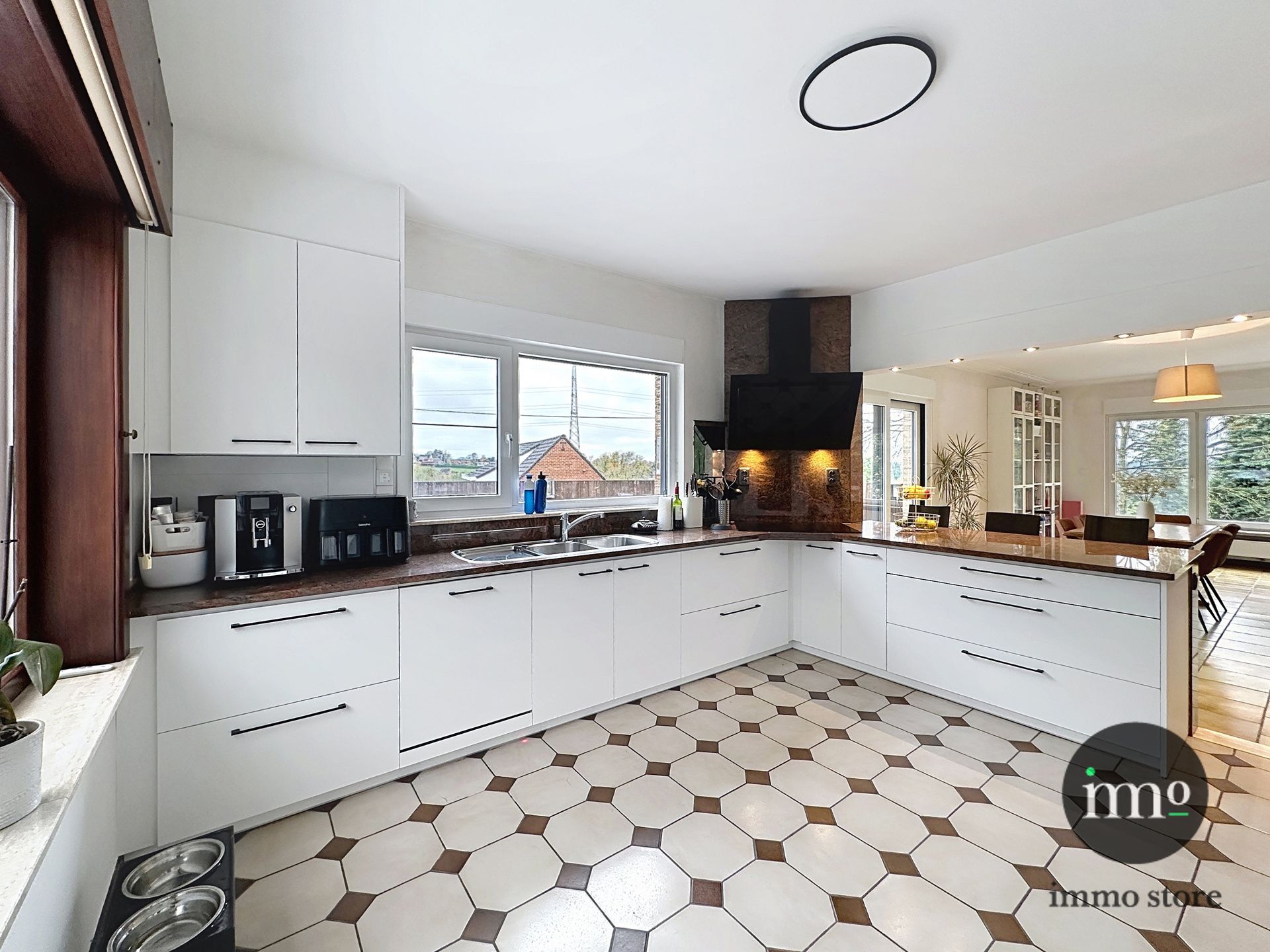 Stijlvolle gerenoveerde villa met prachtig zicht foto 8