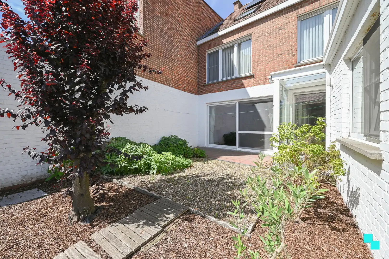 Zeer ruime woning met naastliggend interessant perceel te Izegem foto 16