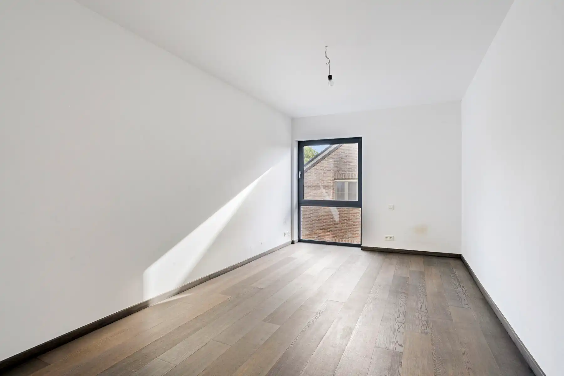 Lichtrijke driegevelwoning met 250 m² woonruimte foto 7