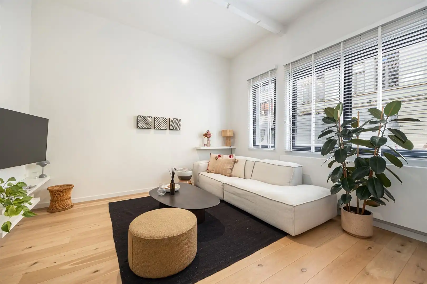 Stijlvol éénslaapkamer appartement met terras foto 2