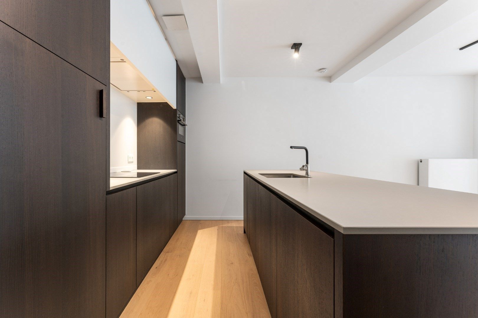 Schitterend villa-appartement aan het van Duyseplein foto 5