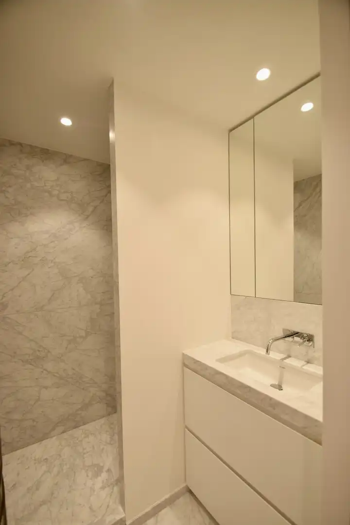 Zonovergoten tuin appartement met groot terras en prachtige tuin gelegen in het exclusieve domein Tennis Gardens. foto 22