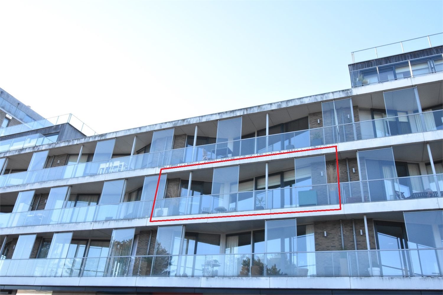 MOOI AFGEWERKT RUIM APPARTEMENT MET 2 SLPKS EN 2 TERRASSEN foto 24