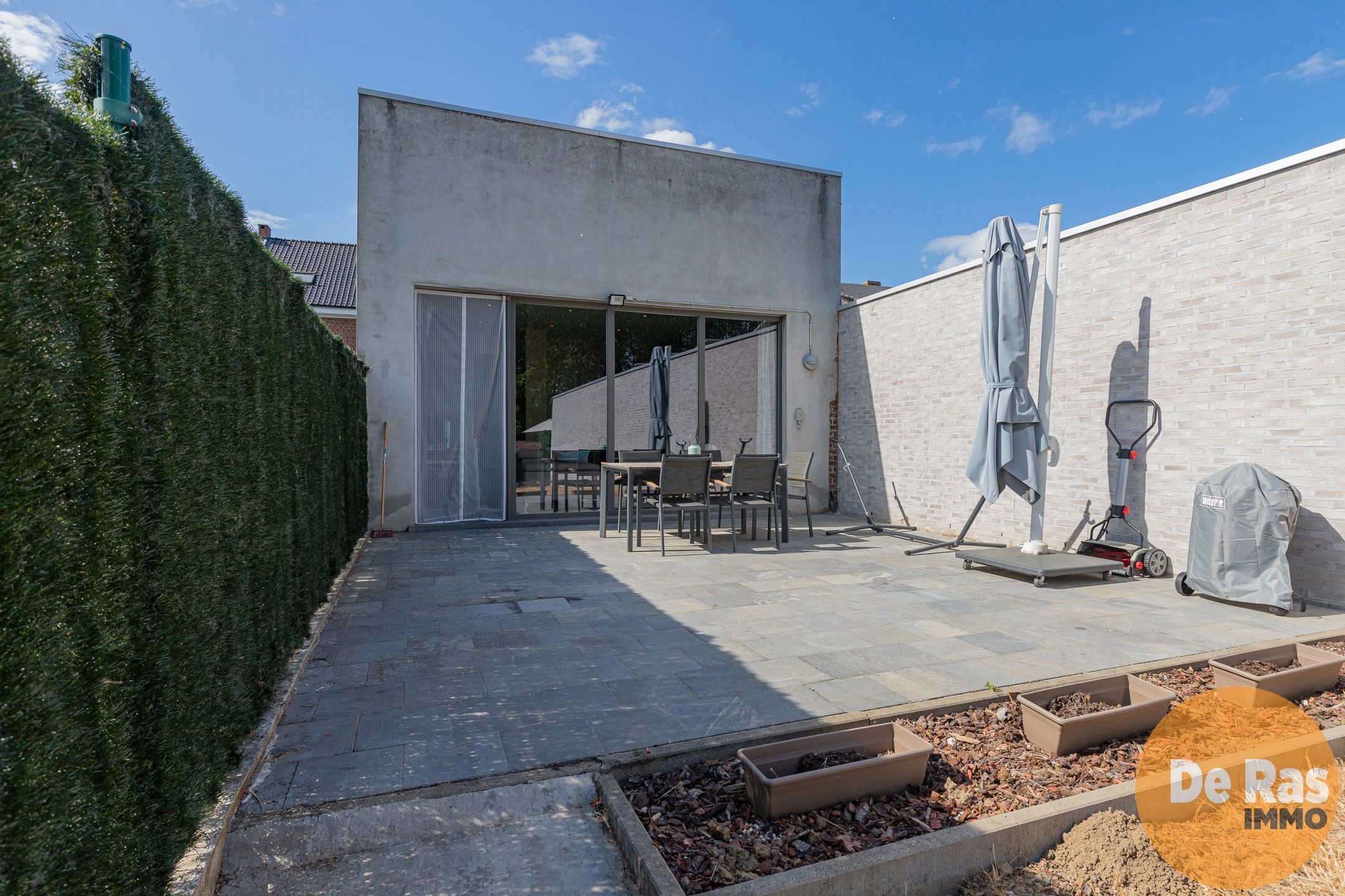 HERZELE - Gelijkvloers appartement inclusief garage met tuin foto 18