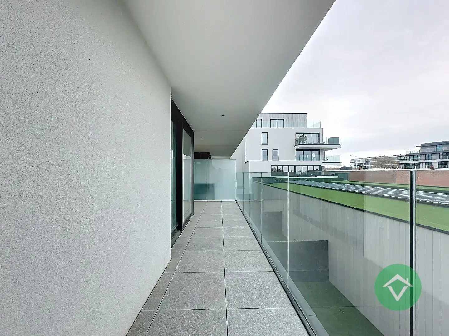 Wonen nabij jachthaven en zee - ruim appartement met terras en drie slaapkamers foto 13