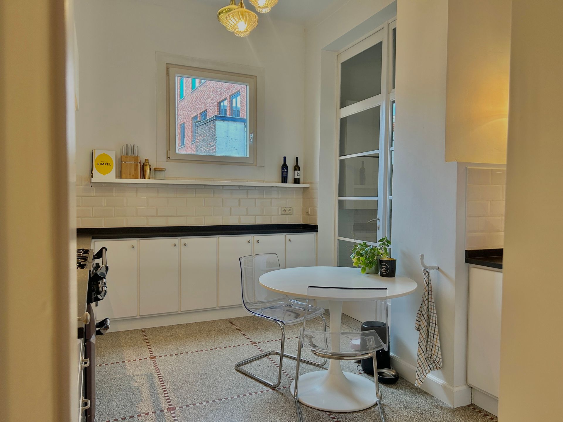 All-in, gemeubeld 2-slpk.app. in de Theaterbuurt foto 8