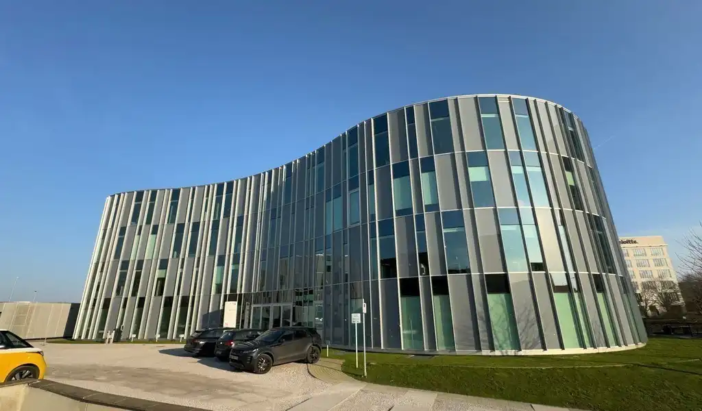 High-end gemeubelde kantoren te koop op The Loop in Gent foto 20