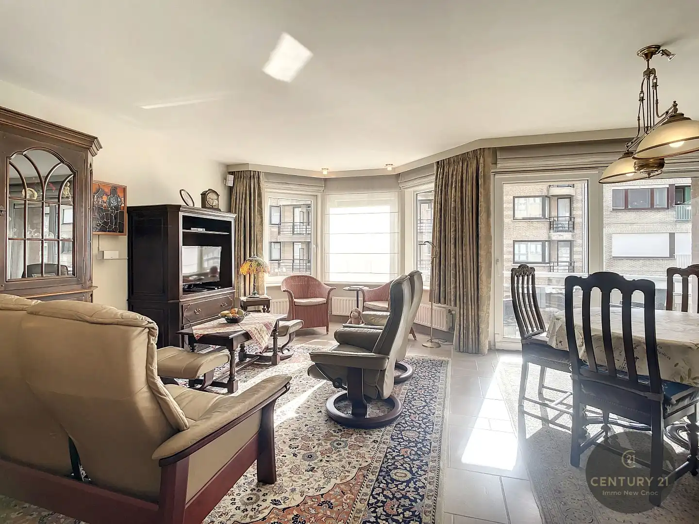 SUBLIEM 3 slaapkamer appartement met mogelijkheid aankoop RUIME GARAGEBOX foto 2