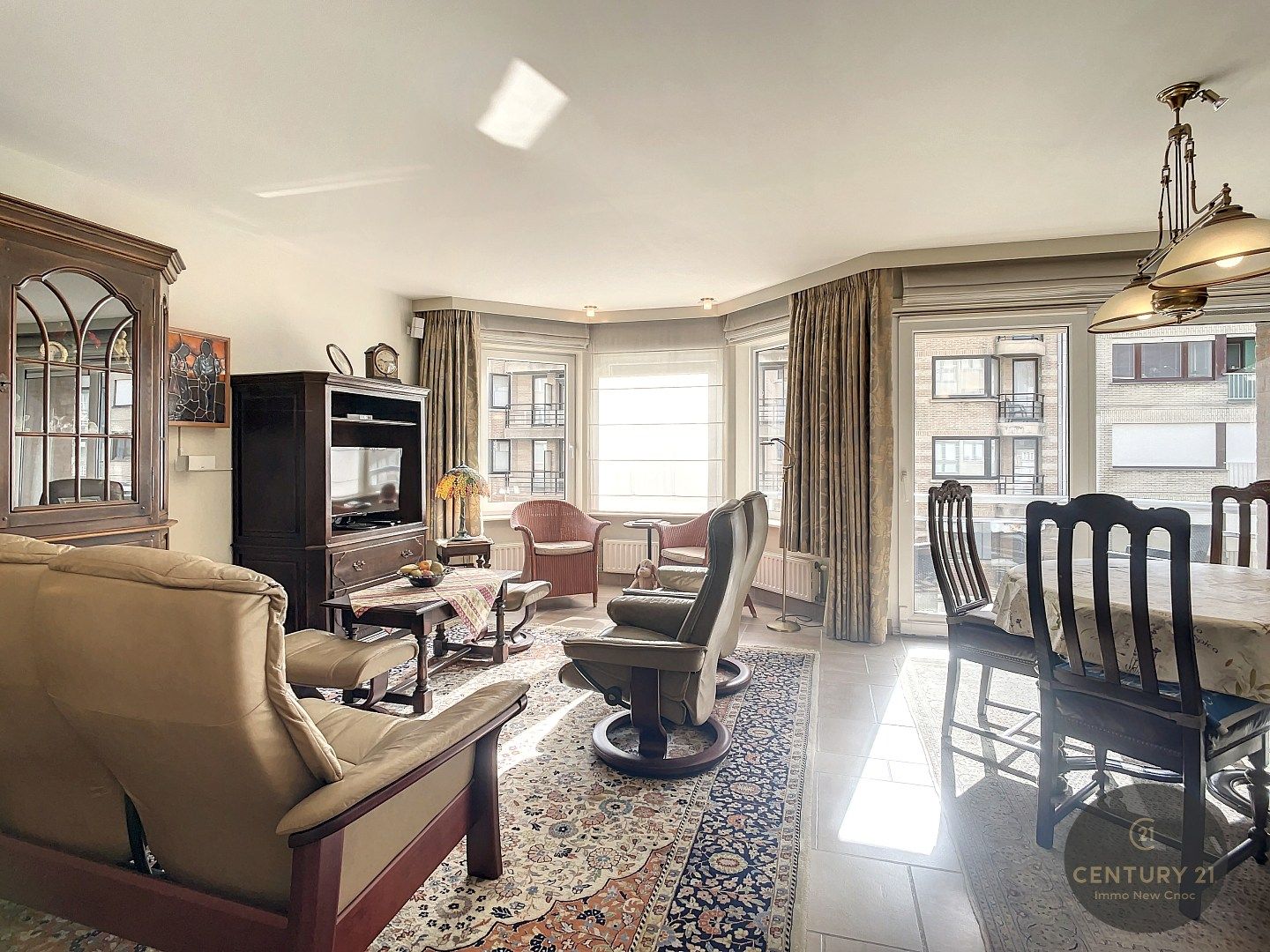 SUBLIEM 3 slaapkamer appartement met mogelijkheid aankoop RUIME GARAGEBOX foto 2