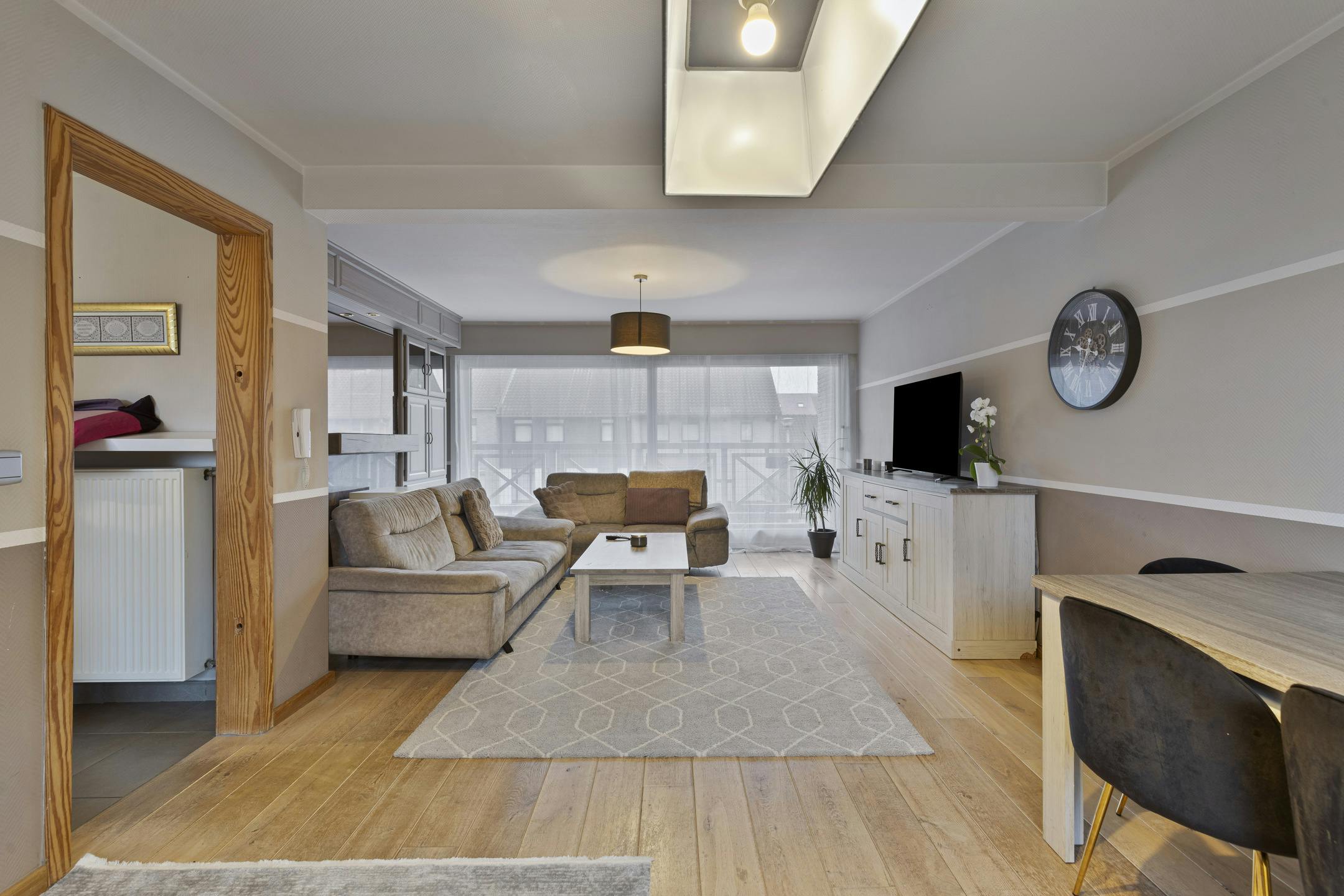 Instapklare bel-etage met 4 kamers te koop in Beveren-Leie foto {{pictureIndex}}