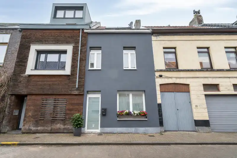 Verrassend ruime, instapklare woning nabij Gent foto {{pictureIndex}}