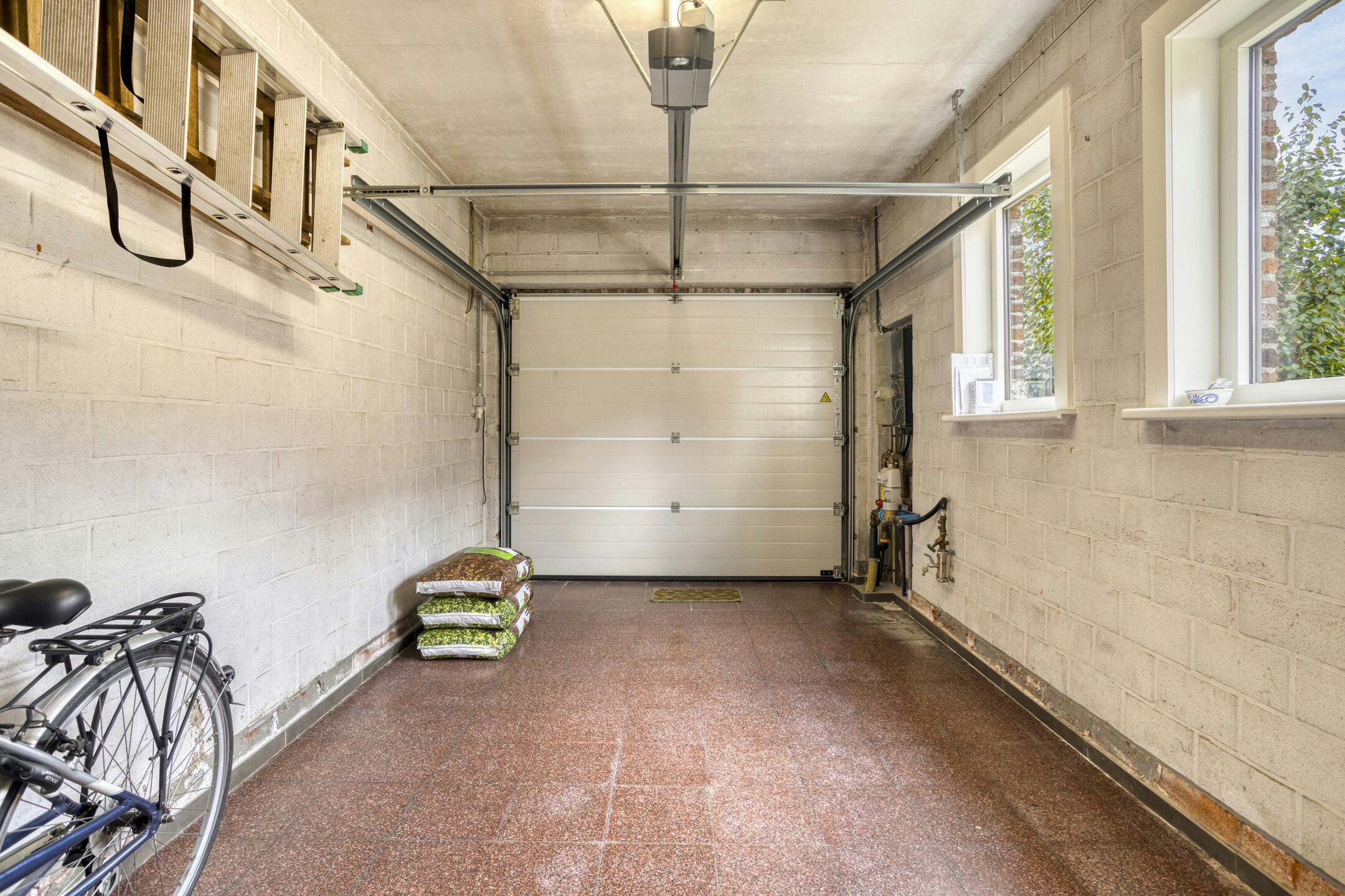 Instapklare woning in de Kardinaal Cardijnlaan te Izegem  foto 13